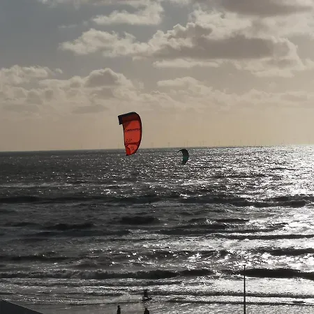 Beach Seaview Plus Parking Apartment Zandvoort