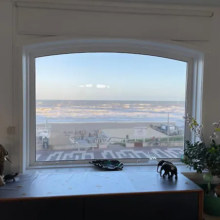 Beach Seaview Plus Parking Apartment *