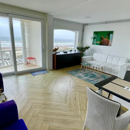Beach Seaview Plus Parking Apartment *