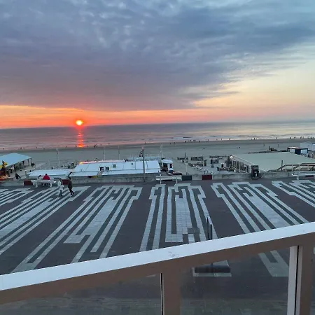 Apartment Beach Apartments Seaview Plus Parking *